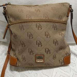 Dooney & Bourke handbag /wallet